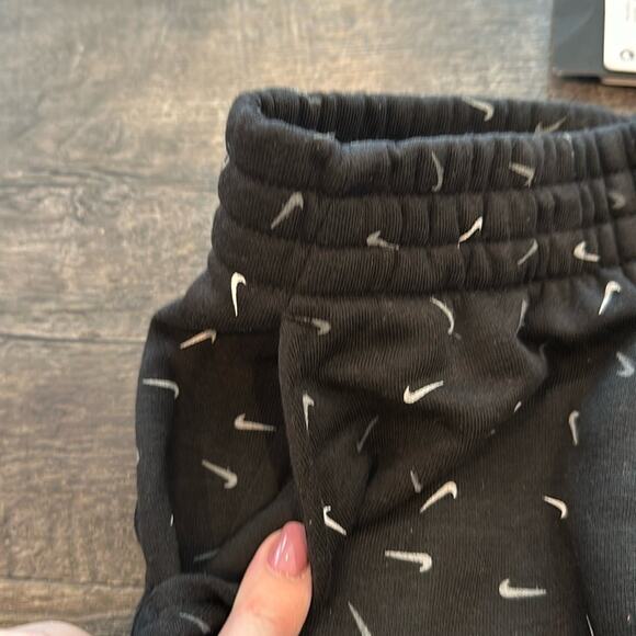 Nike Size 4 Black Swoosh Sweatpant Joggers - Picture 6 of 8